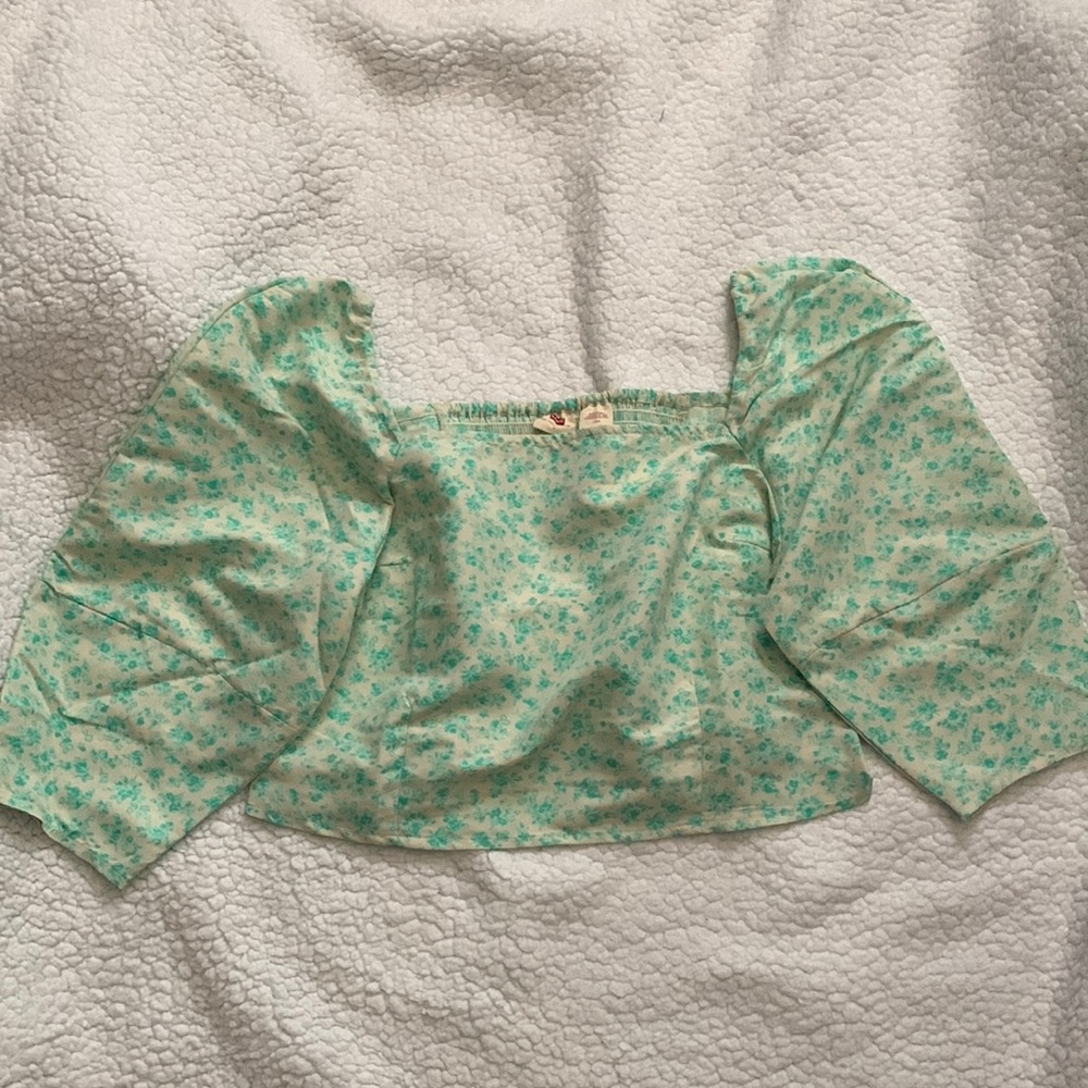 Levi’s Floral Crop Top Blouse
